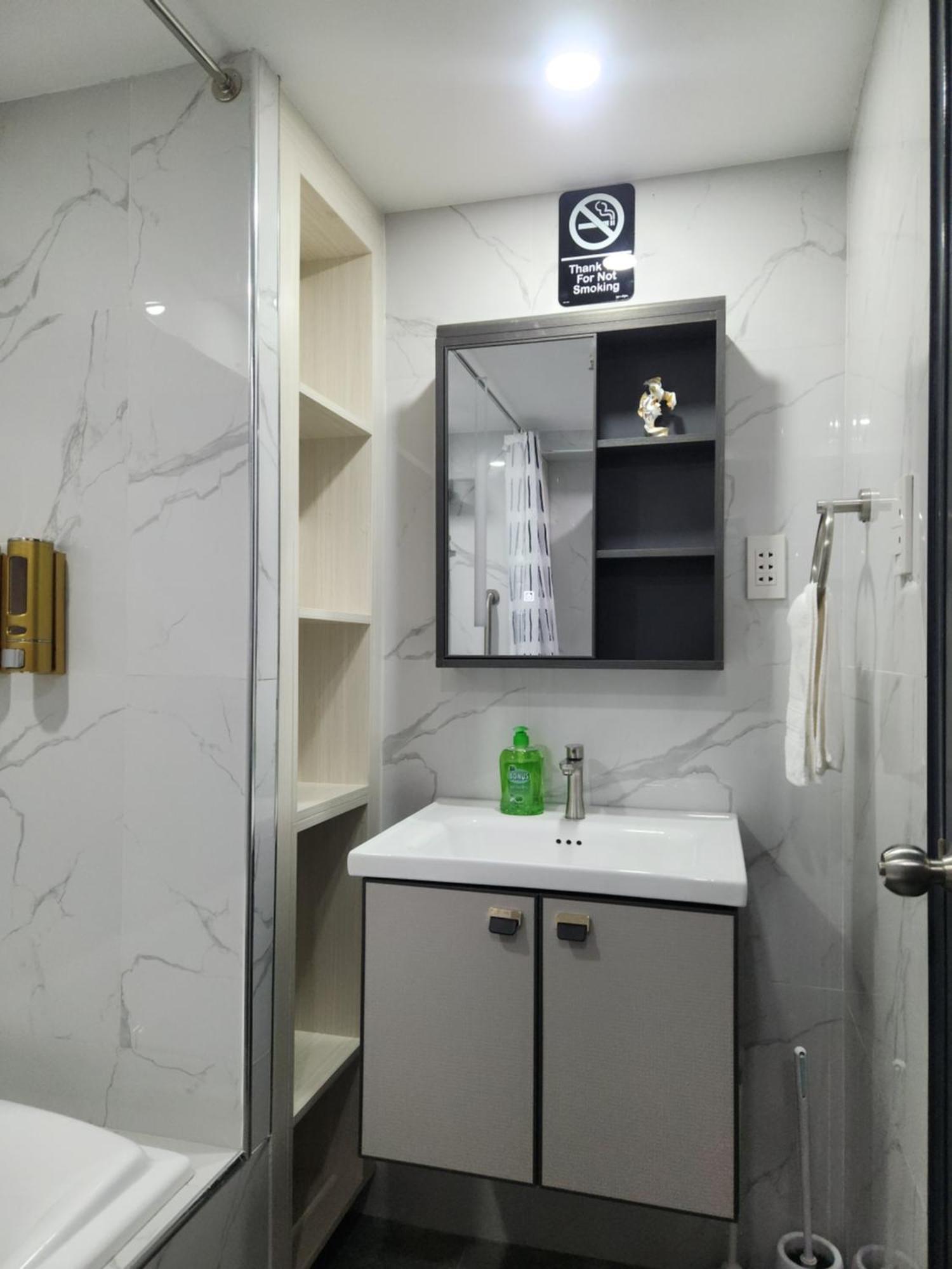 Condo Azur Suites B316 Near Airport, Netflix, Stylish, Cozy With Swimming Pool Lapu-Lapu City Exterior foto